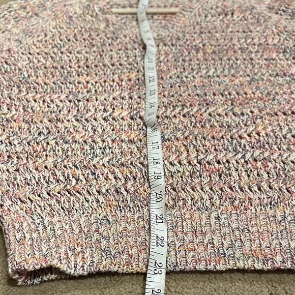 Like New! White House Black Market Colorful Knit Top​​ - Picture 5 of 7